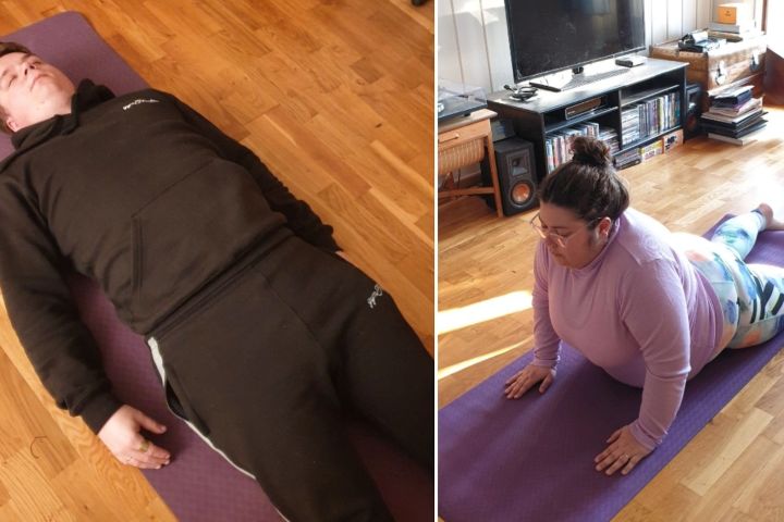 Mann og dame som gjør yogaøvelser 
